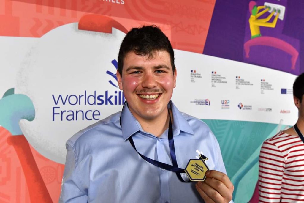 Maxime Bloqué, vainqueur médaillé d'or aux Worldskills